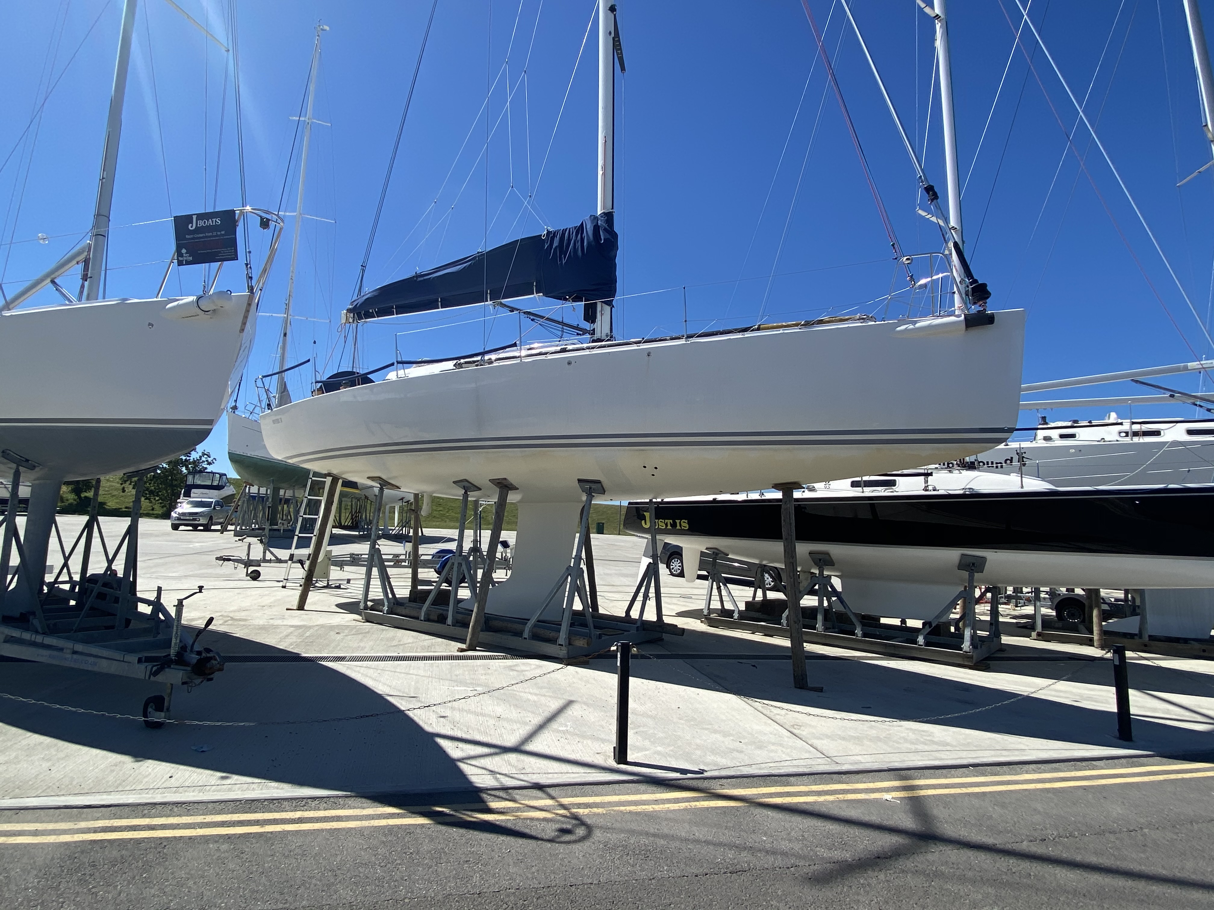 10 J 122
