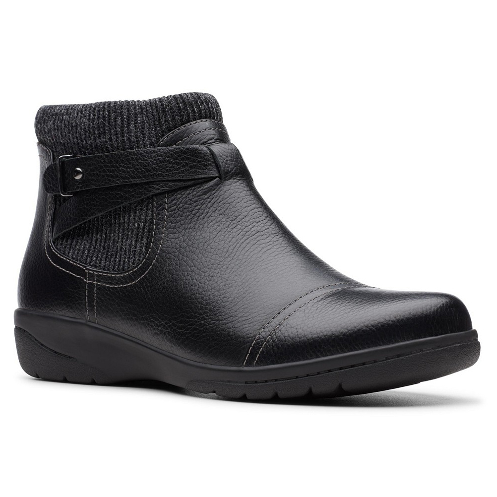 Clarks Women's Cheyn Kisha Booties