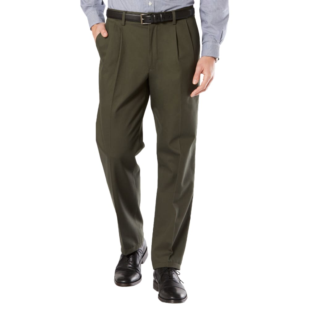 DOCKERS Men's Signature Stretch Pleated Classic Fit Khaki Pants 30/32