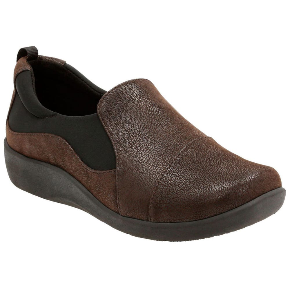 CLARKS Women's Sillian Paz Casual Slip-On Shoes, Dark Brown 6.5