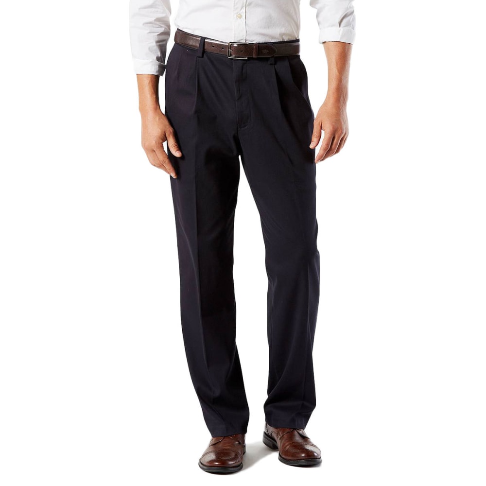 DOCKERS Men's Classic Fit Easy Khaki Pleated Pants 30/32