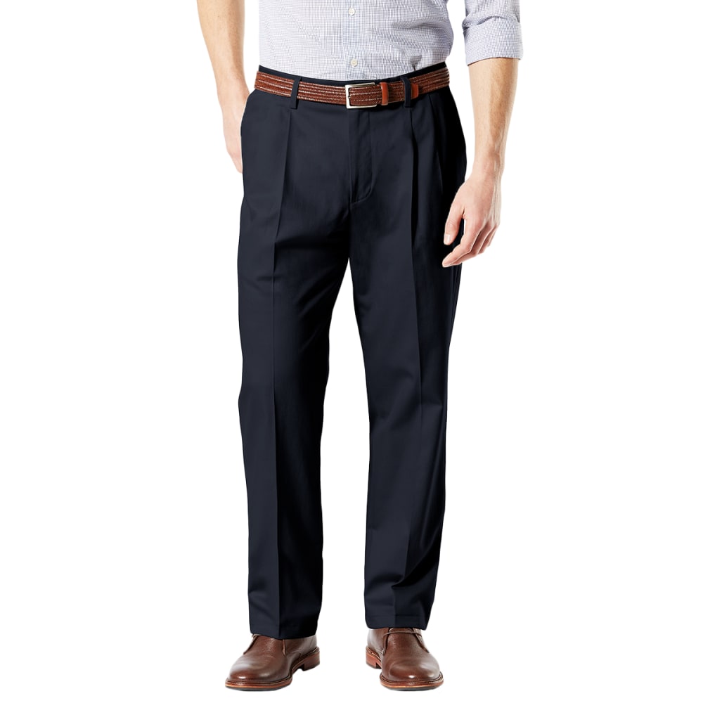 DOCKERS Men's Classic Fit Signature Khaki 2.0 Stretch Pleated Crease Pants 32/30