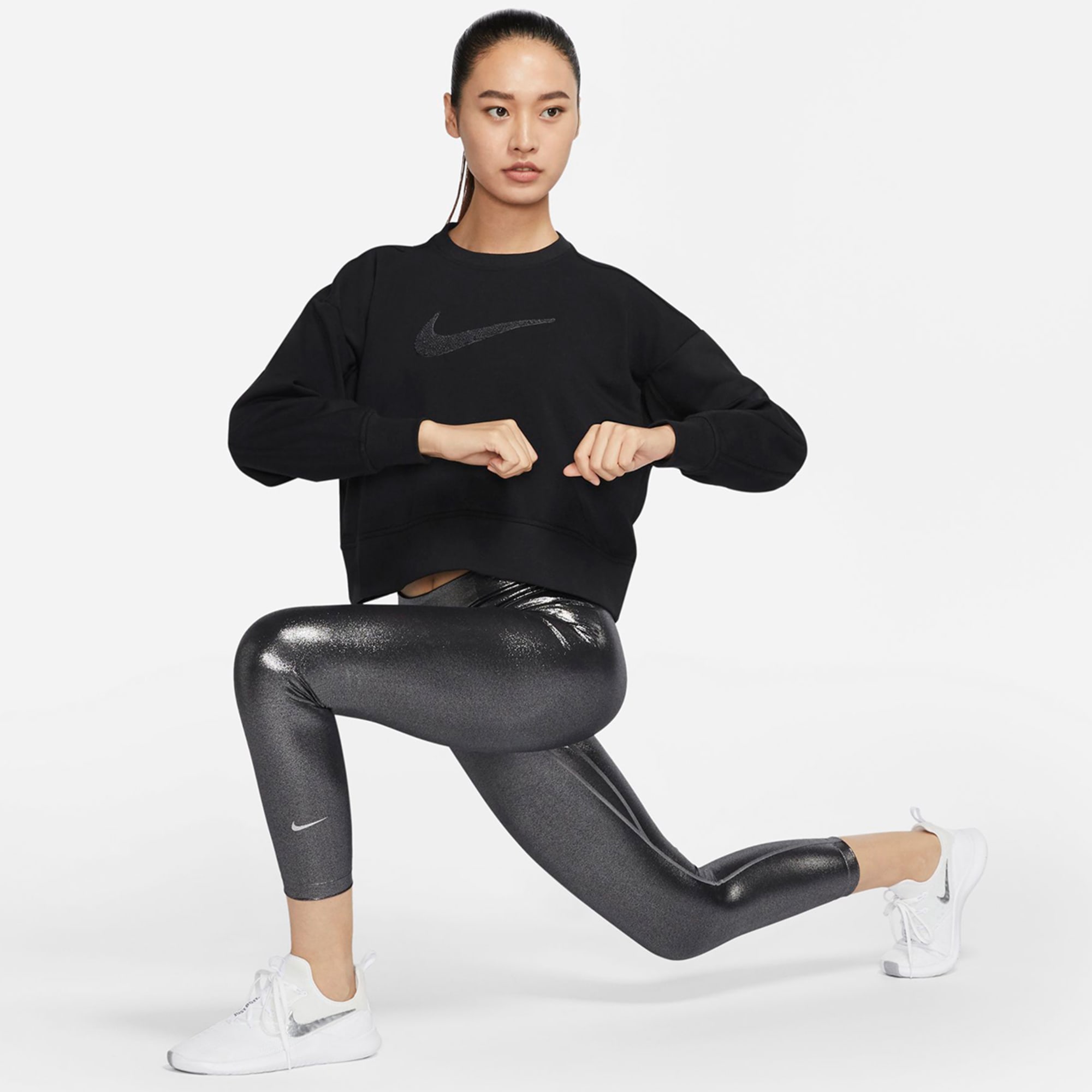 Nike Dri-FIT Get Fit Women's Graphic Crewneck Sweatshirt