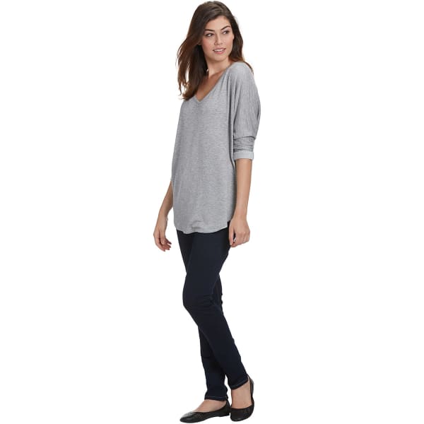 FEMME Women's Slouchy V-Neck 3/4 Sleeve Shirt