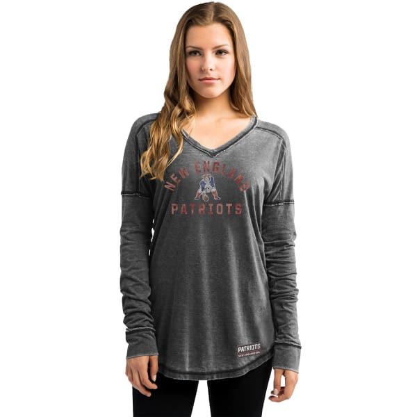 NEW ENGLAND PATRIOTS Women's Victory Play Long Sleeve Tee