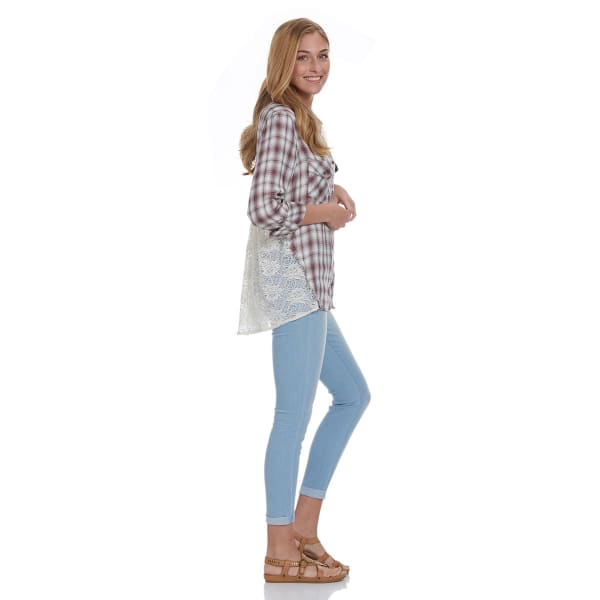 TAYLOR & SAGE Juniors' Plaid Lace Back Shirt