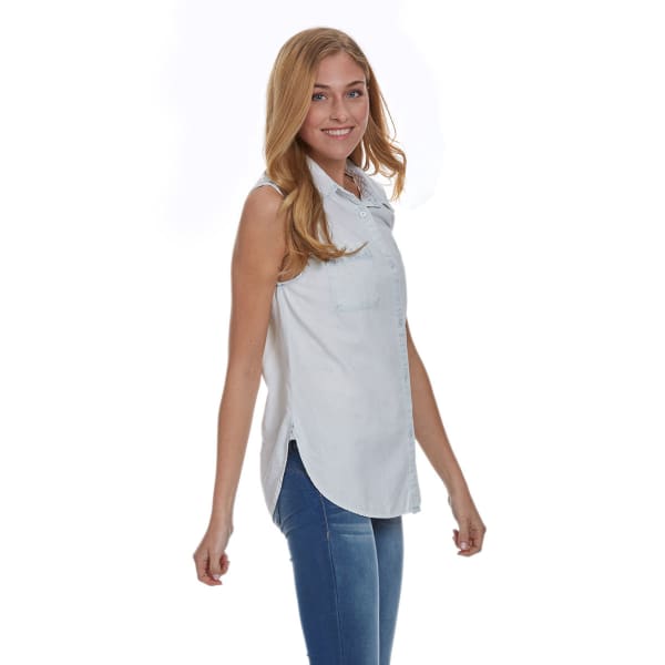 VANILLA STAR Juniors' Chambray Button-Down Sleeveless Shirt