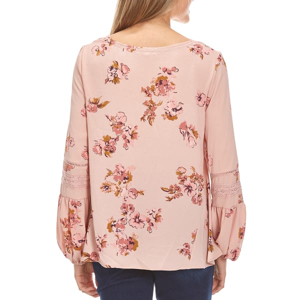 TAYLOR & SAGE Juniors' Floral Lace-Up Peasant Top