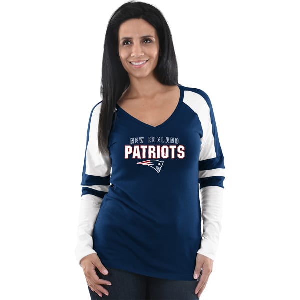 NEW ENGLAND PATRIOTS Women's Coin Toss V-Notch Long-Sleeve Tee