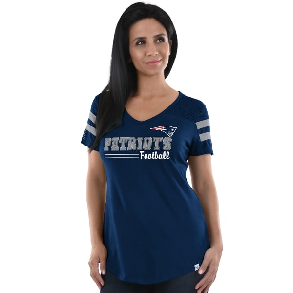 NEW ENGLAND PATRIOTS Women's Day Game Deep V-Neck Short-Sleeve Tee