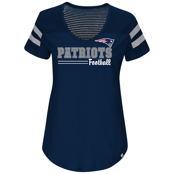 NEW ENGLAND PATRIOTS Women's Day Game Deep V-Neck Short-Sleeve Tee