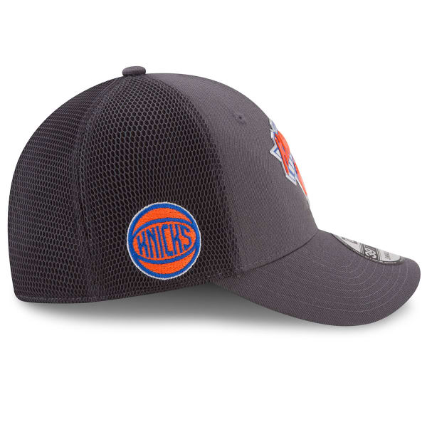 NEW YORK KNICKS Men's On-Court 39THIRTY Flex Cap