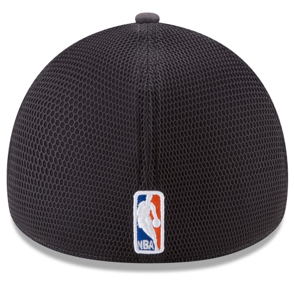 NEW YORK KNICKS Men's On-Court 39THIRTY Flex Cap