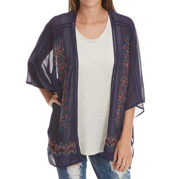 TAYLOR & SAGE Juniors' Embroidered Tassel Hem Kimono