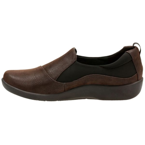 CLARKS Women's Sillian Paz Casual Slip-On Shoes, Dark Brown