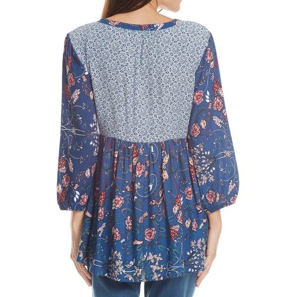 ABSOLUTELY FAMOUS Women's Twin Print Lace-Up Â¾-Sleeve Top