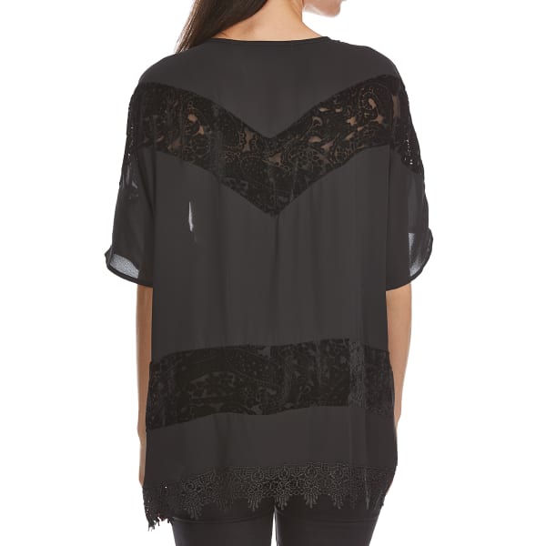 ABSOLUTELY FAMOUS Women's Woven Crochet Hem Kimono