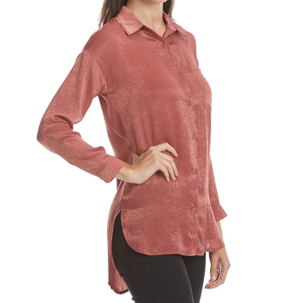 ALMOST FAMOUS Juniors' Oversized Button-Front Satin Blouse