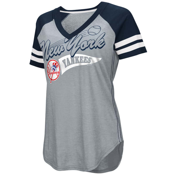 NEW YORK YANKEES Women's Bases Loaded V-Neck Short-Sleeve Tee