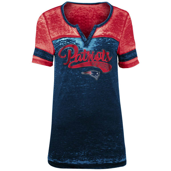 NEW ENGLAND PATRIOTS Women's Burnout Foil Logo Split-Neck Short-Sleeve Tee