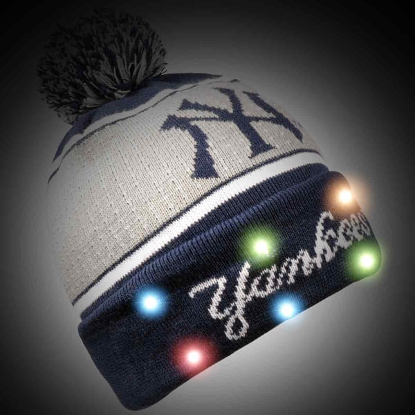 NEW YORK YANKEES 2018 Big Logo Knit Light-Up Beanie