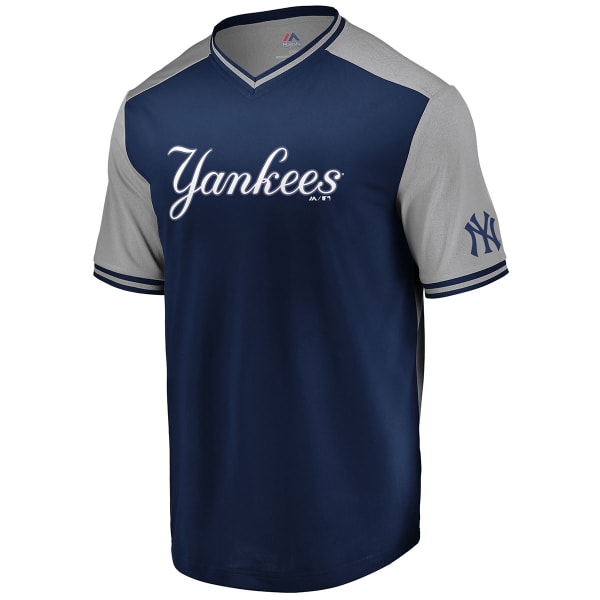 NEW YORK YANKEES Men's Good Graces V-Neck  Short-Sleeve Shirt