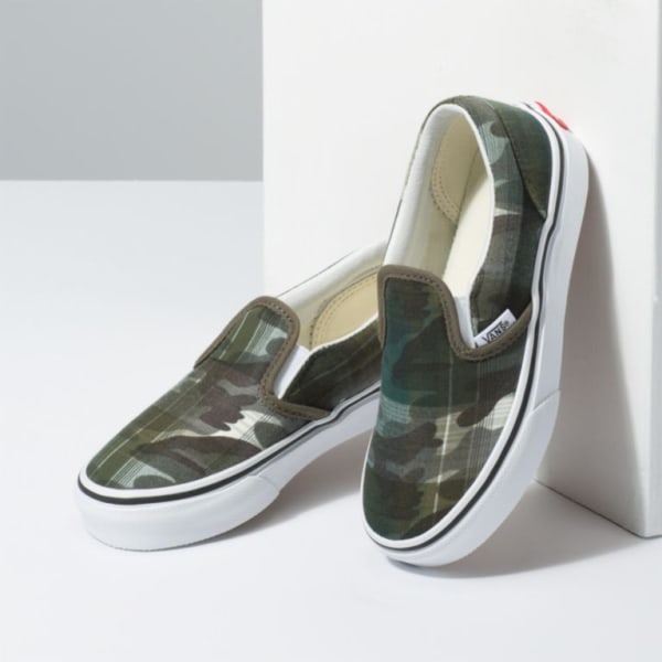 VANS Boys' Classic Slip-On Shoes