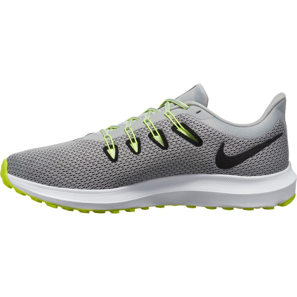 NIKE Men's Quest 2 Running Shoe