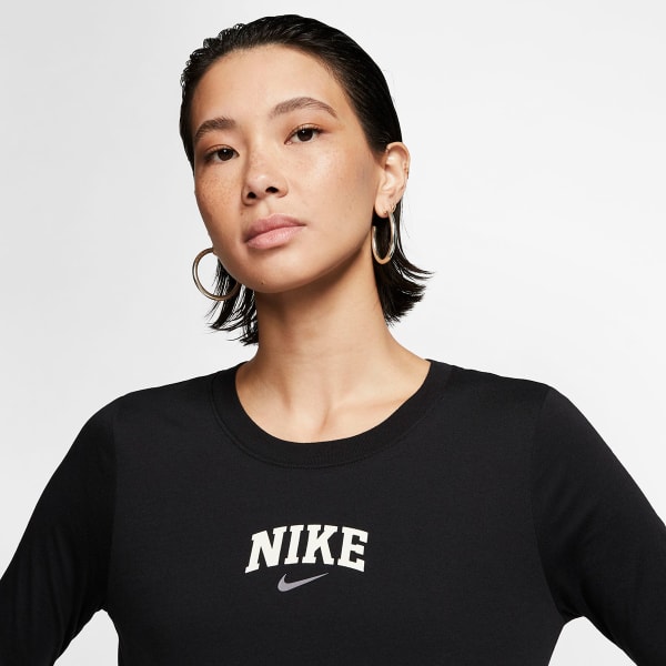 NIKE Women's Varsity Crew Neck Long-Sleeve Tee