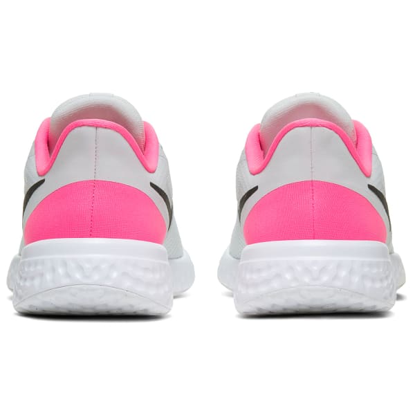 NIKE Little Girls' Revolution 5 Sneaker