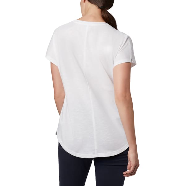 COLUMBIA Women's Cades Cape Short-Sleeve Tee