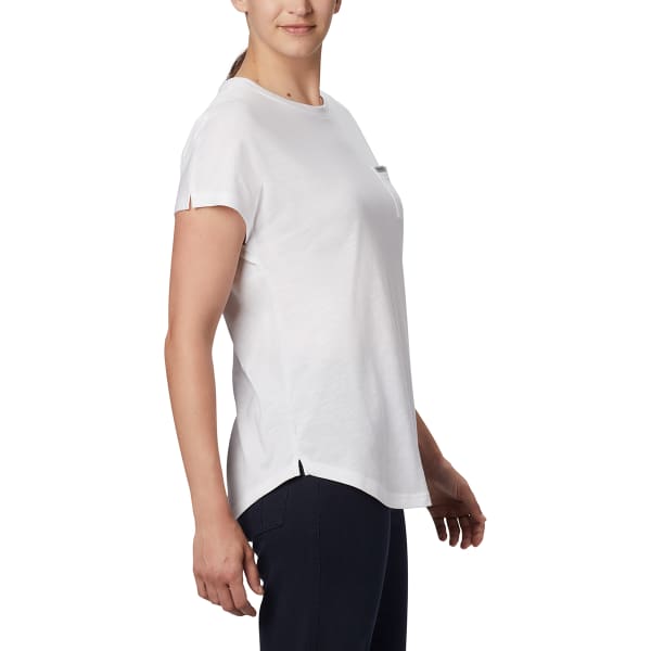 COLUMBIA Women's Cades Cape Short-Sleeve Tee