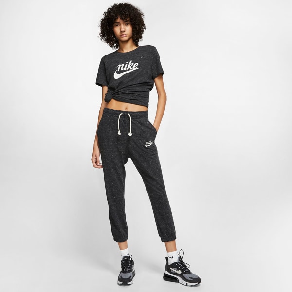 NIKE Women's Sportswear Gym Vintage Capri