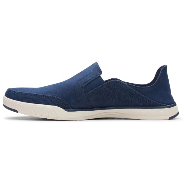 CLARKS Men's Cloudsteppers Step Isle Row Shoe