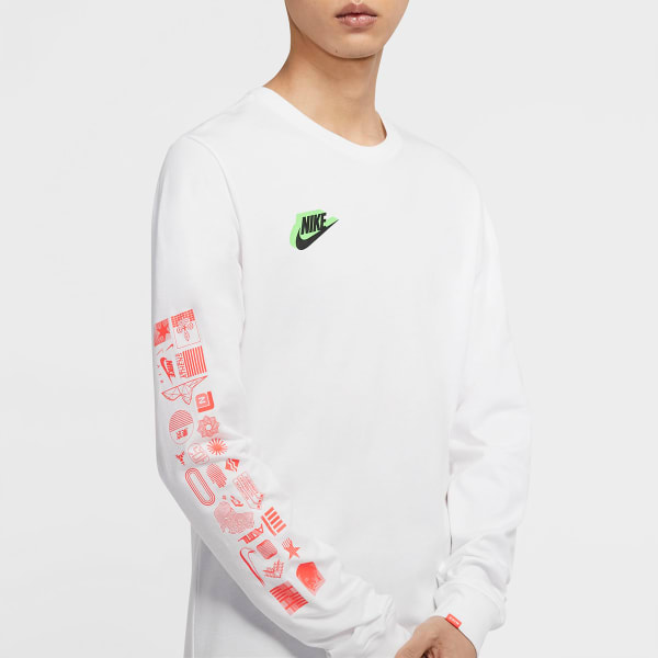 NIKE Men's Sportswear Long-Sleeve Tee