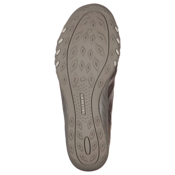 SKECHERS Women's Relaxed Fit: Breathe Easy - Days End Shoe