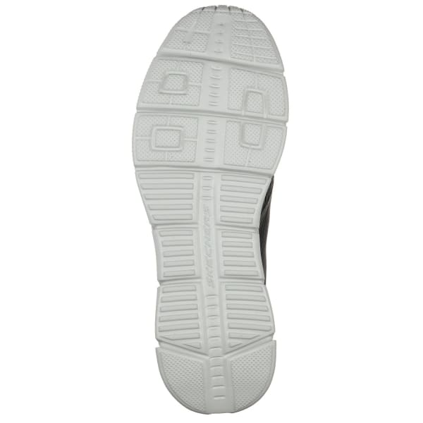 SKECHERS Men's Relaxed Fit: Equalizer 4.0 - Triple-Play Shoe