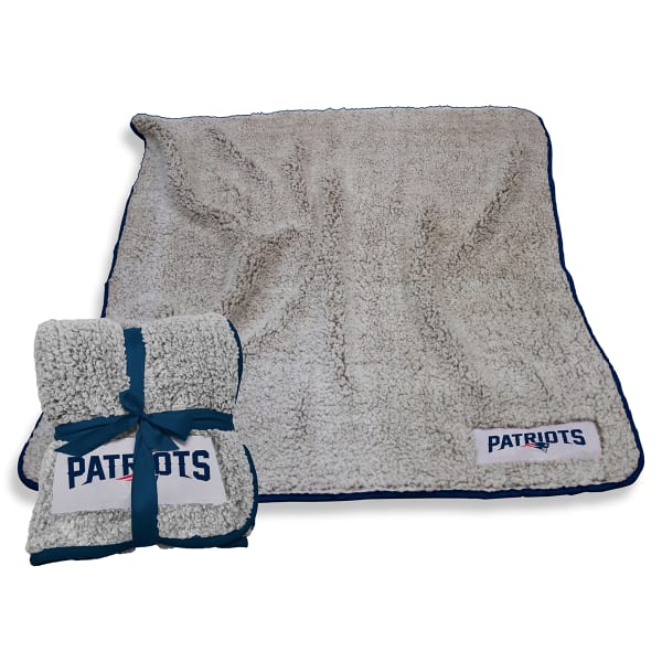 NEW ENGLAND PATRIOTS Frosty Fleece Throw Blanket