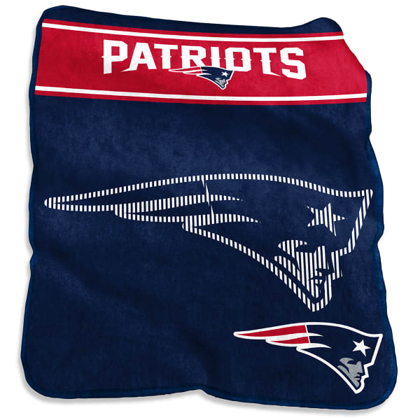 NEW ENGLAND PATRIOTS 60" x 80" Raschel Throw