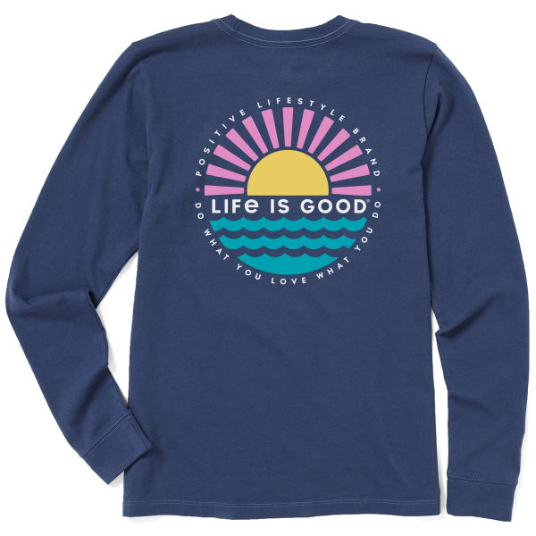 LIFE IS GOOD Women's Sunset on the Water Long Sleeve Crusher-Lite Graphic Tee