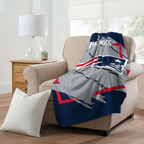 NEW ENGLAND PATRIOTS Dimensional Micro Raschel Throw Blanket