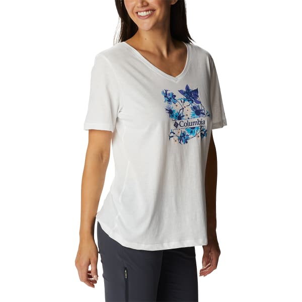 COLUMBIA Women's Bluebird Day Relaxed V-Neck Tee