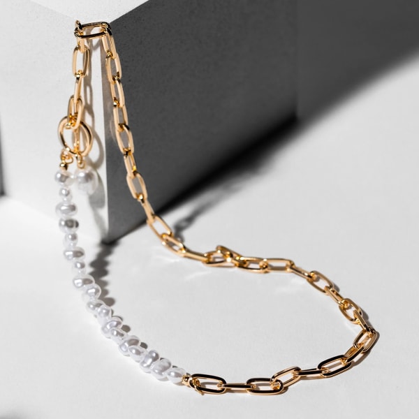 CHARMING CHARLIE Gold Chain Link Necklace