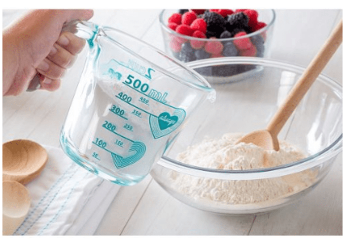 Pyrex 2-Cup Measuring Cup + 9.5" Pie Plate
