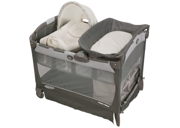 Graco Pack 'n Play Playard with Cuddle Cove Baby Seat