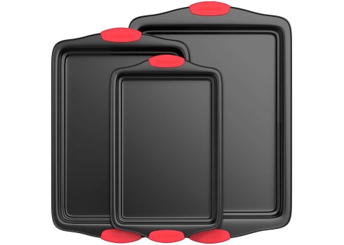 3-pc Nutrichef Deluxe Carbon Steel Bakeware Set with Red Silicone Handles