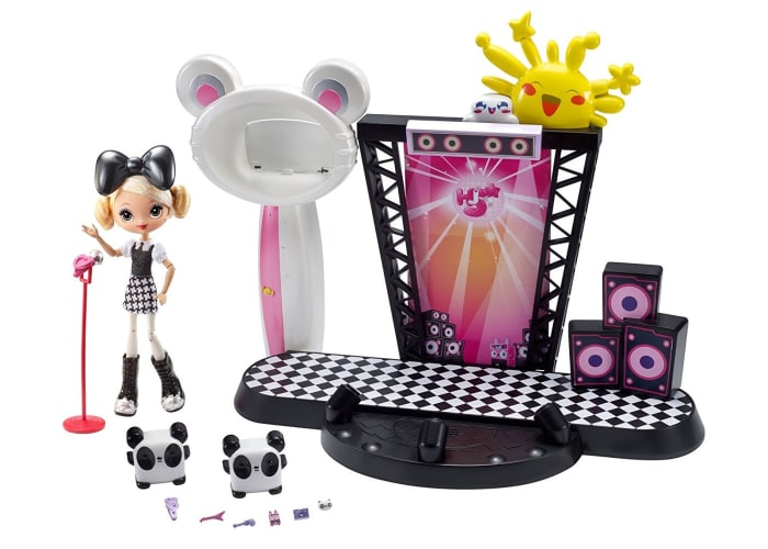 KuuKuu Harajuku HJ5 Concert Stage