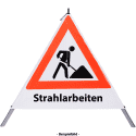 Faltsignal - Baustelle mit Text: Strahlarbeiten