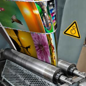 Warnschild gegenläufige Rollen in Offsetdrucker nach ISO 7010