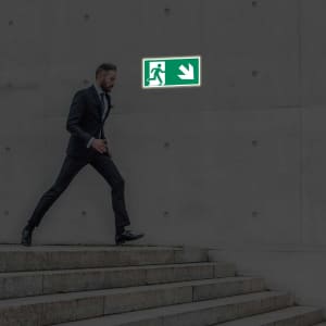 Rettungszeichen rechts abwärts Rettungsschilder langnachleuchtend nach ISO 7010 Treppe